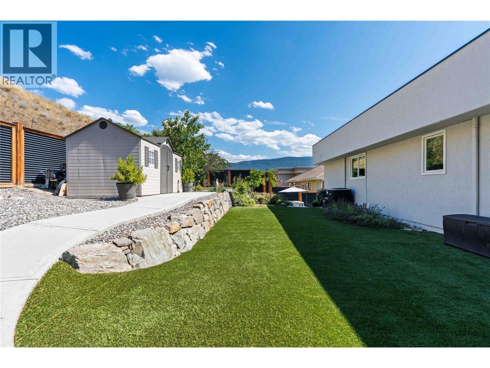 759 Middleton Way, Coldstream, BC - Outdoor