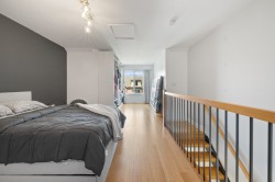 Mezzanine - 