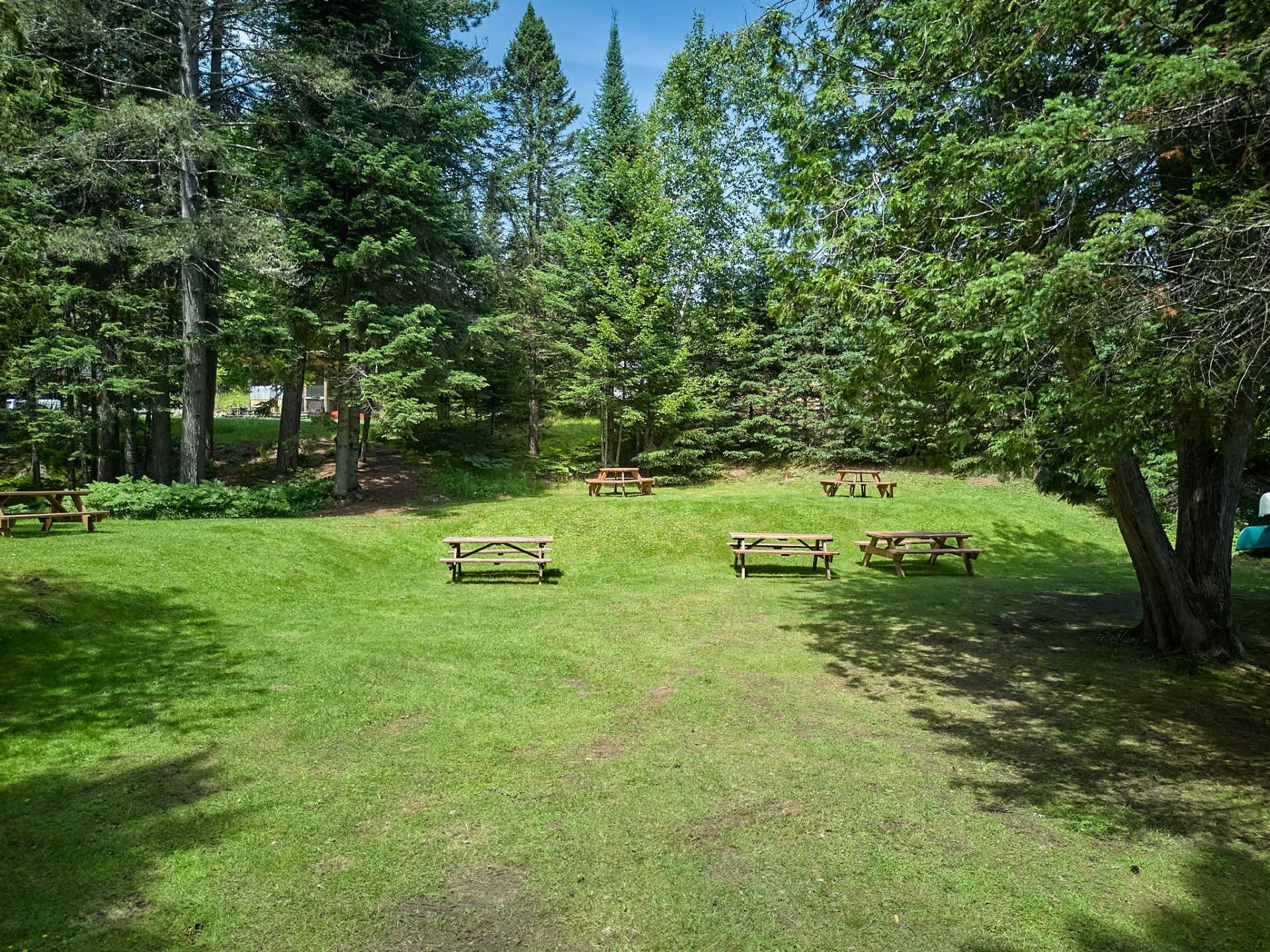 À proximité - Ch. Du Refuge, Lac-Supérieur, QC