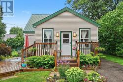 4 LORNE STREET Smiths Falls, ON K7A 3K5
