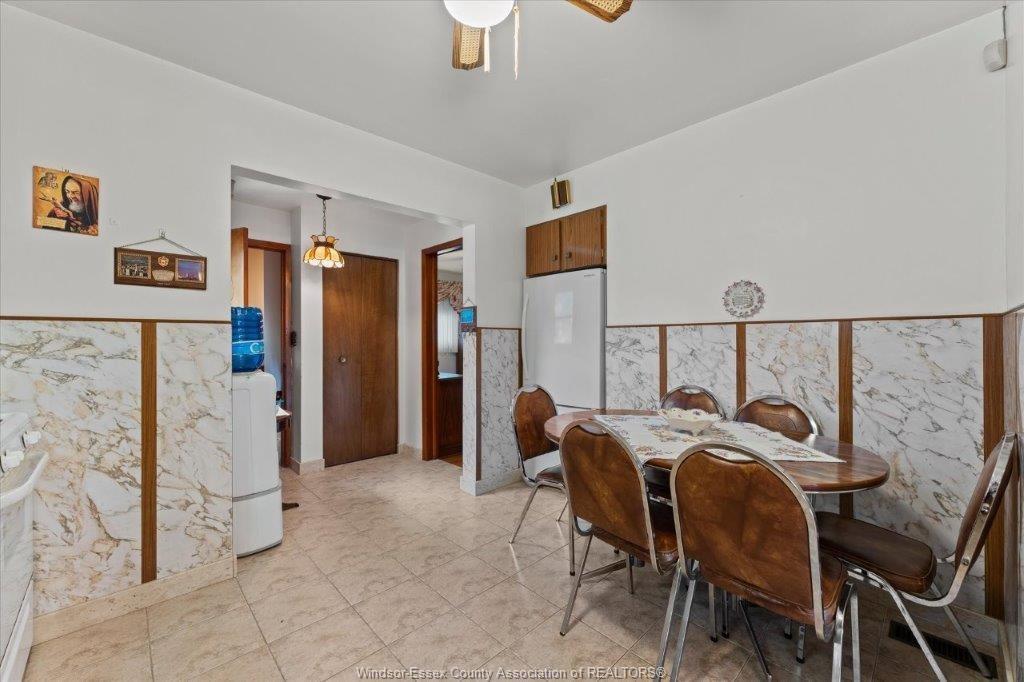 1663 Elsmere, Windsor, ON - Indoor