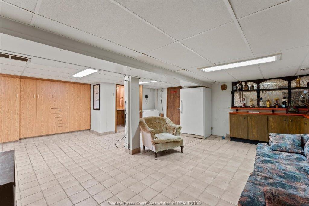 1663 Elsmere, Windsor, ON - Indoor Photo Showing Basement