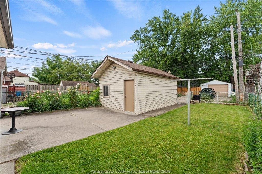1663 Elsmere, Windsor, ON - Outdoor