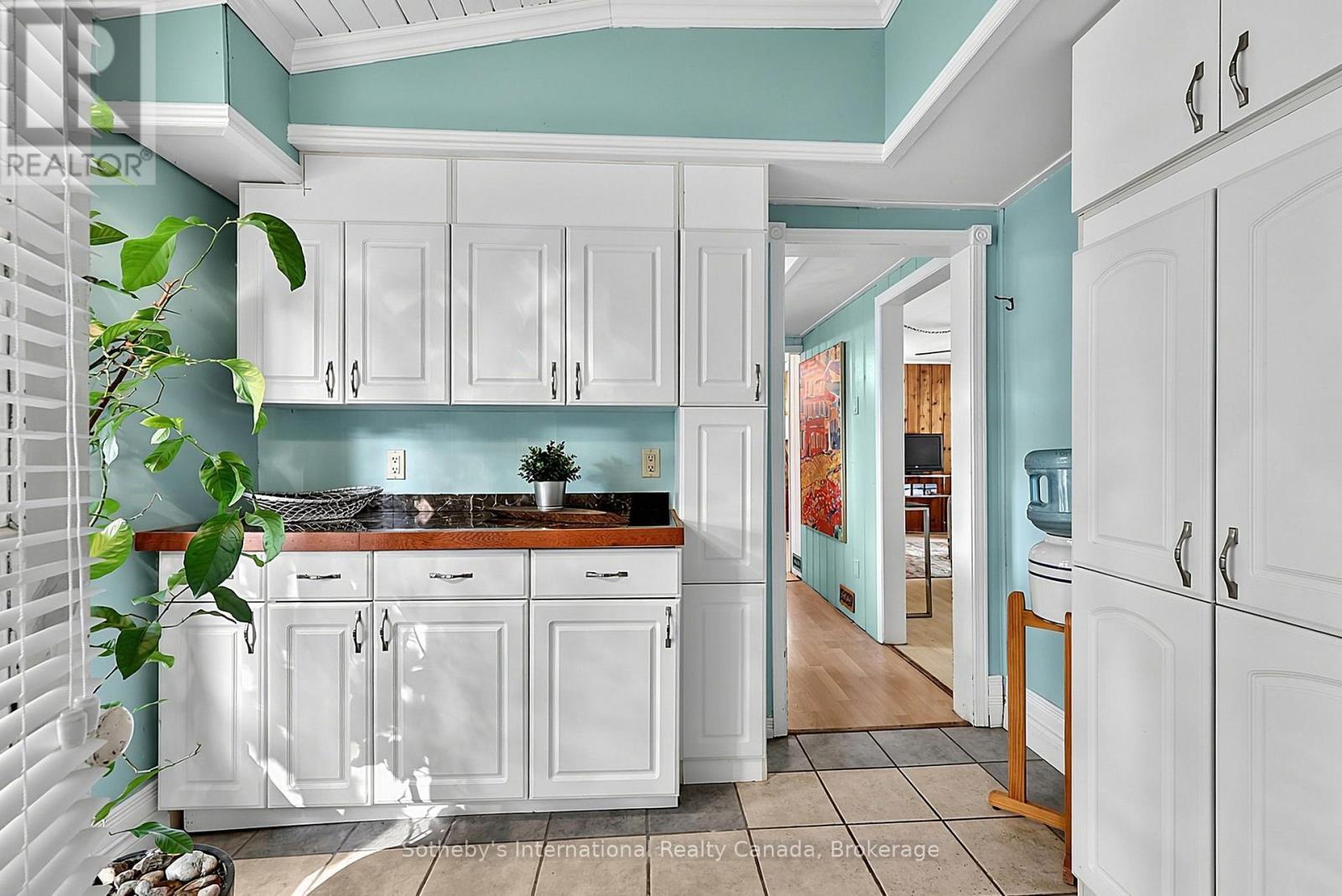 Pantry off the kitchen - 32 Tiny Beaches Road N, Tiny, ON - Indoor