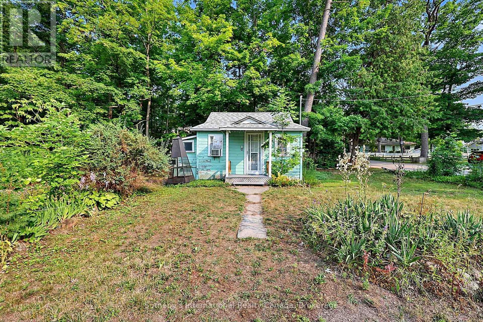 1 bedroom bunkie - 32 Tiny Beaches Road N, Tiny, ON - Outdoor