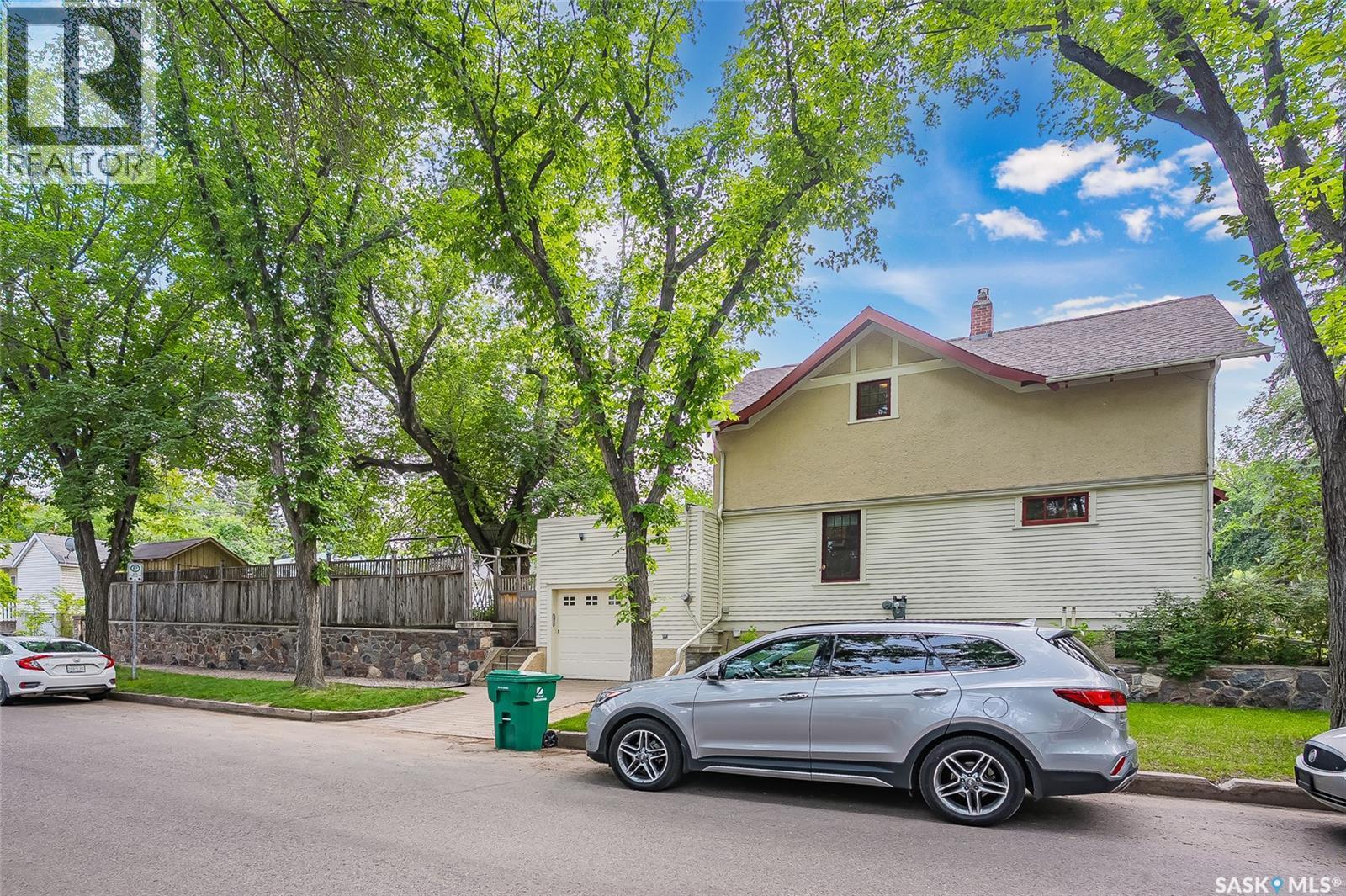 630 8Th Avenue N, Saskatoon, SK