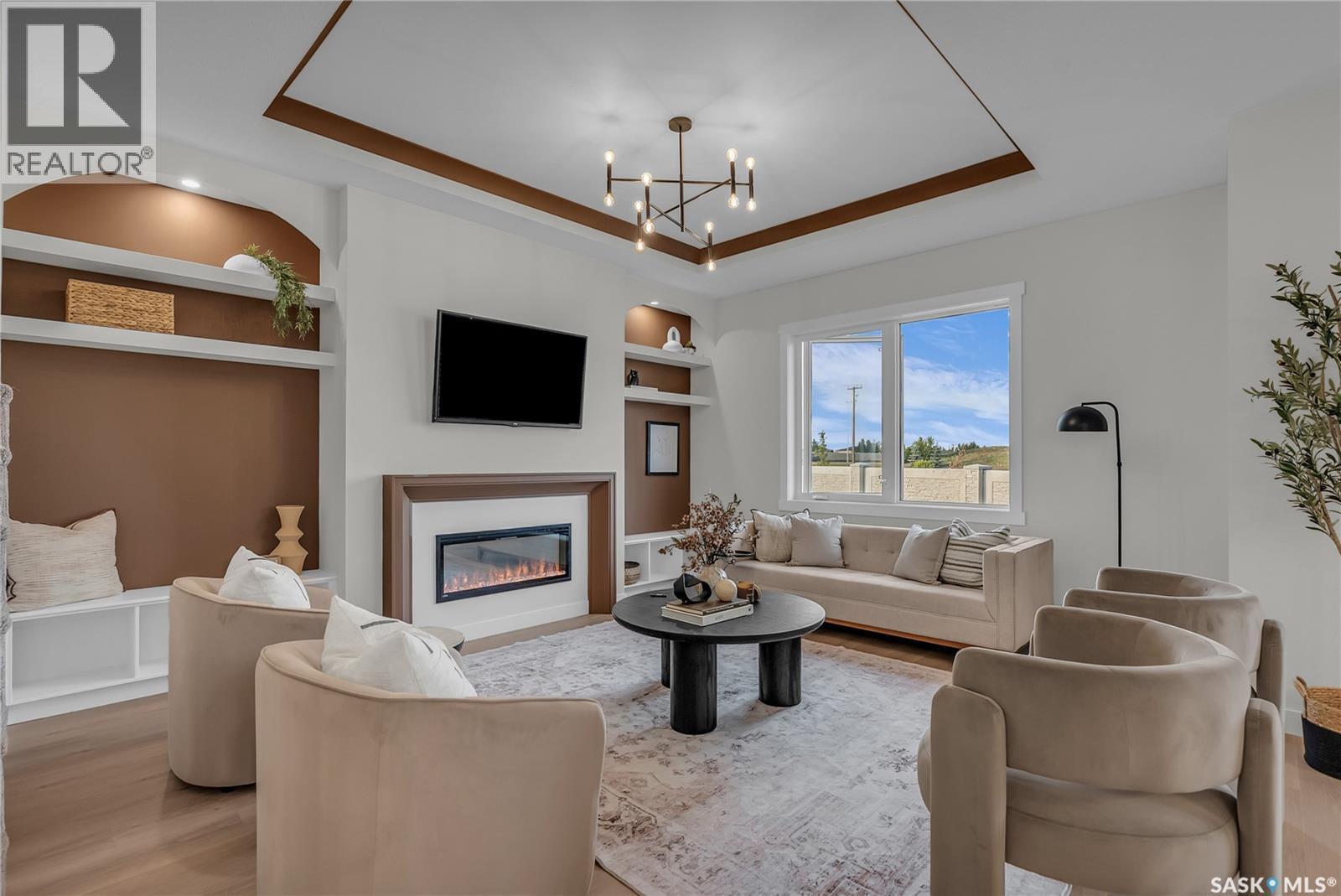 463 Traeger Close, Saskatoon, SK - Indoor Photo Showing Living Room With Fireplace