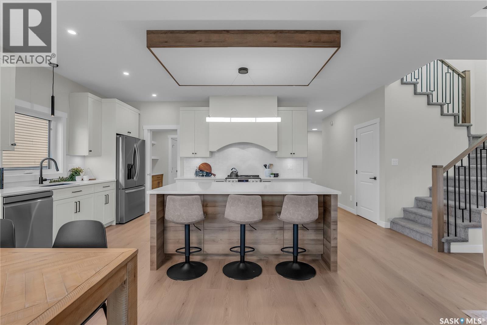 463 Traeger Close, Saskatoon, SK - Indoor Photo Showing Kitchen With Stainless Steel Kitchen With Upgraded Kitchen
