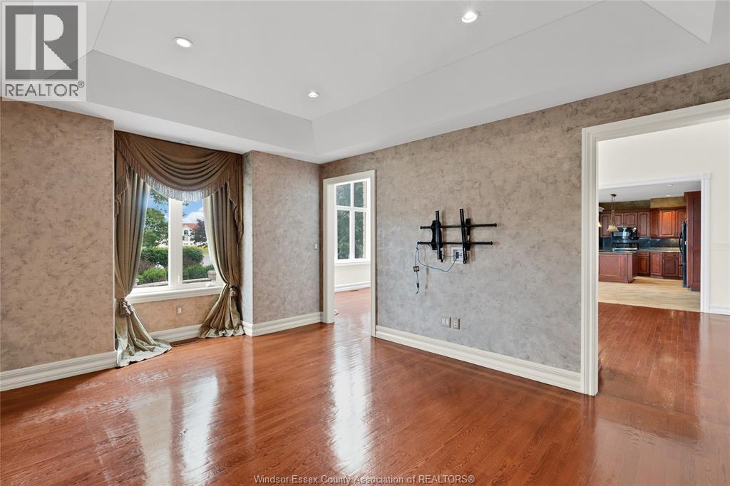 1585 Stoneybrook Crescent, Windsor, ON - Indoor Photo Showing Other Room