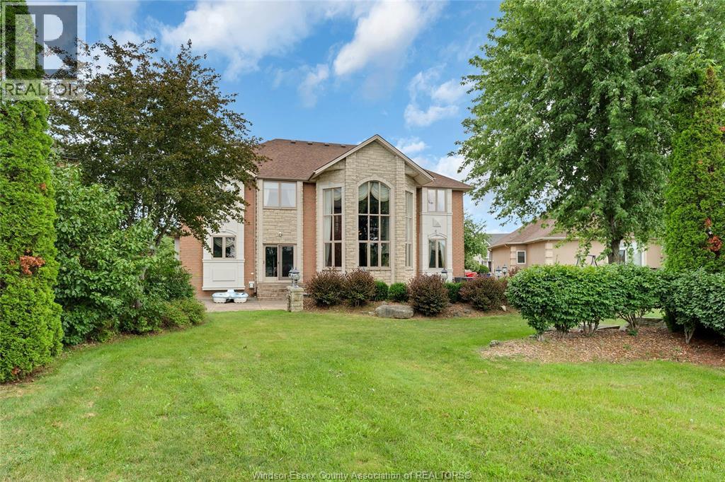 1585 Stoneybrook Crescent, Windsor, ON - Outdoor