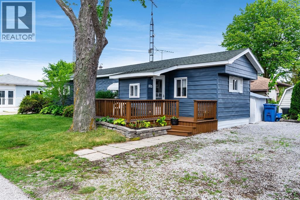 105 Brooks Boulevard, Lakeshore, ON - Outdoor With Deck Patio Veranda