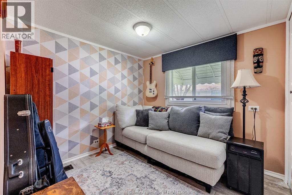 105 Brooks Boulevard, Lakeshore, ON - Indoor Photo Showing Other Room