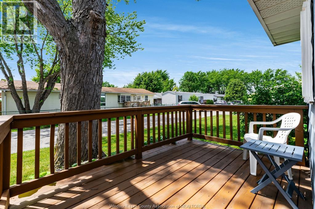 105 Brooks Boulevard, Lakeshore, ON - Outdoor With Deck Patio Veranda With Exterior