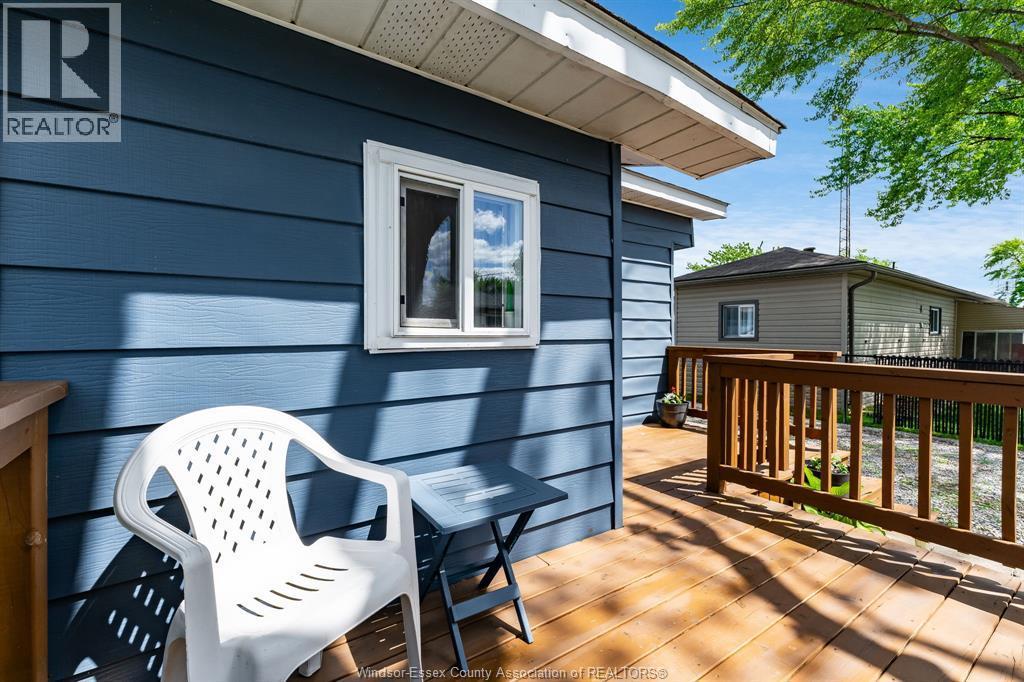 105 Brooks Boulevard, Lakeshore, ON - Outdoor With Deck Patio Veranda With Exterior