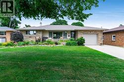 9 MARGARET Leamington, ON N8H 2J9