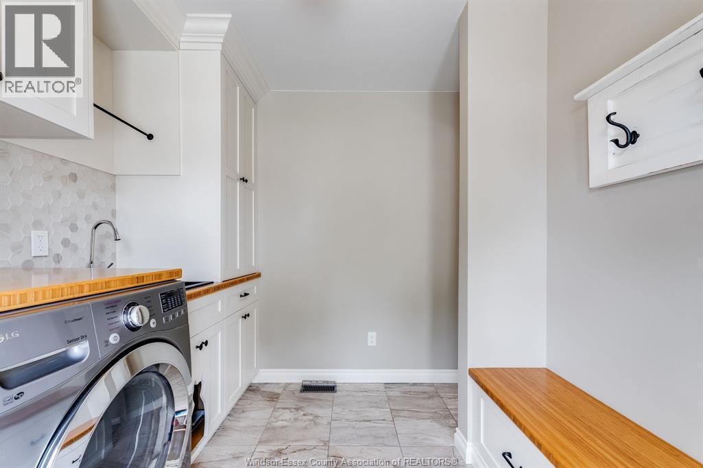 9 Margaret, Leamington, ON - Indoor Photo Showing Laundry Room