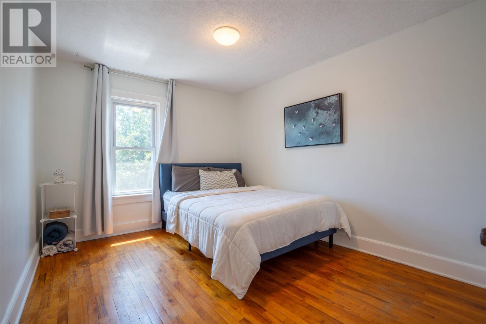 31 St. George'S Ave E, Sault Ste. Marie, ON - Indoor Photo Showing Bedroom