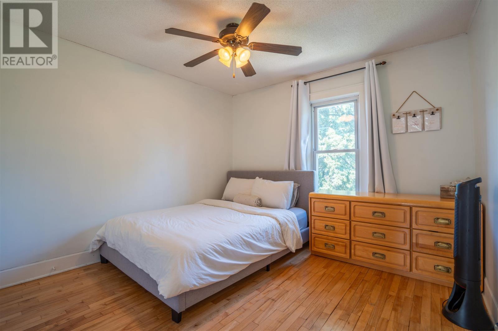 31 St. George'S Ave E, Sault Ste. Marie, ON - Indoor Photo Showing Bedroom