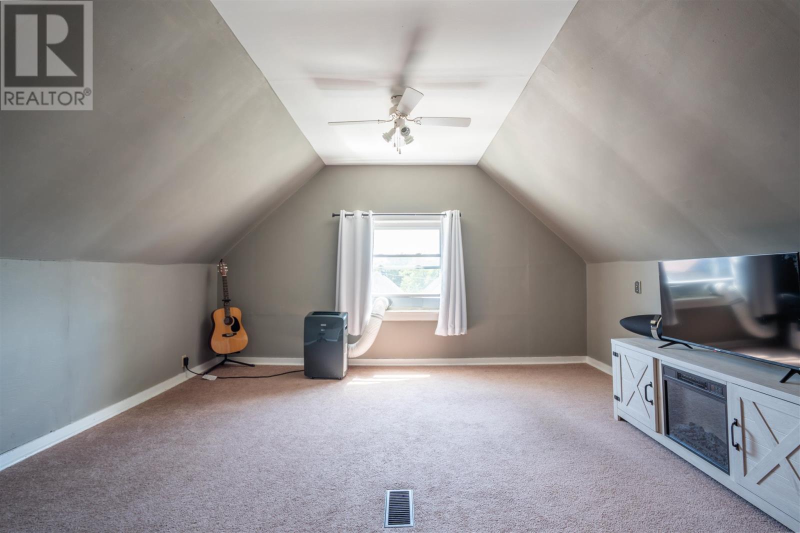 31 St. George'S Ave E, Sault Ste. Marie, ON - Indoor