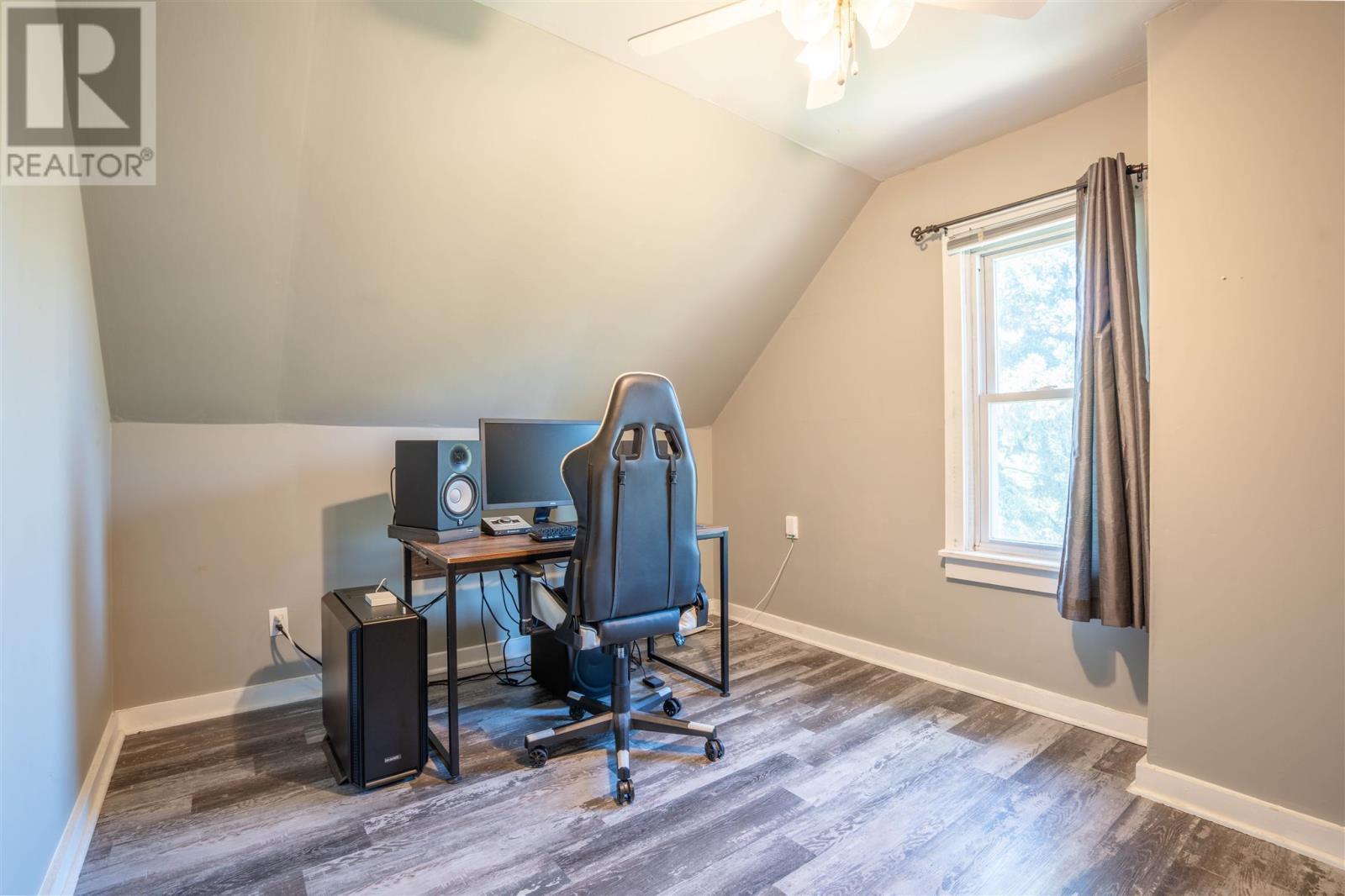 31 St. George'S Ave E, Sault Ste. Marie, ON - Indoor Photo Showing Office