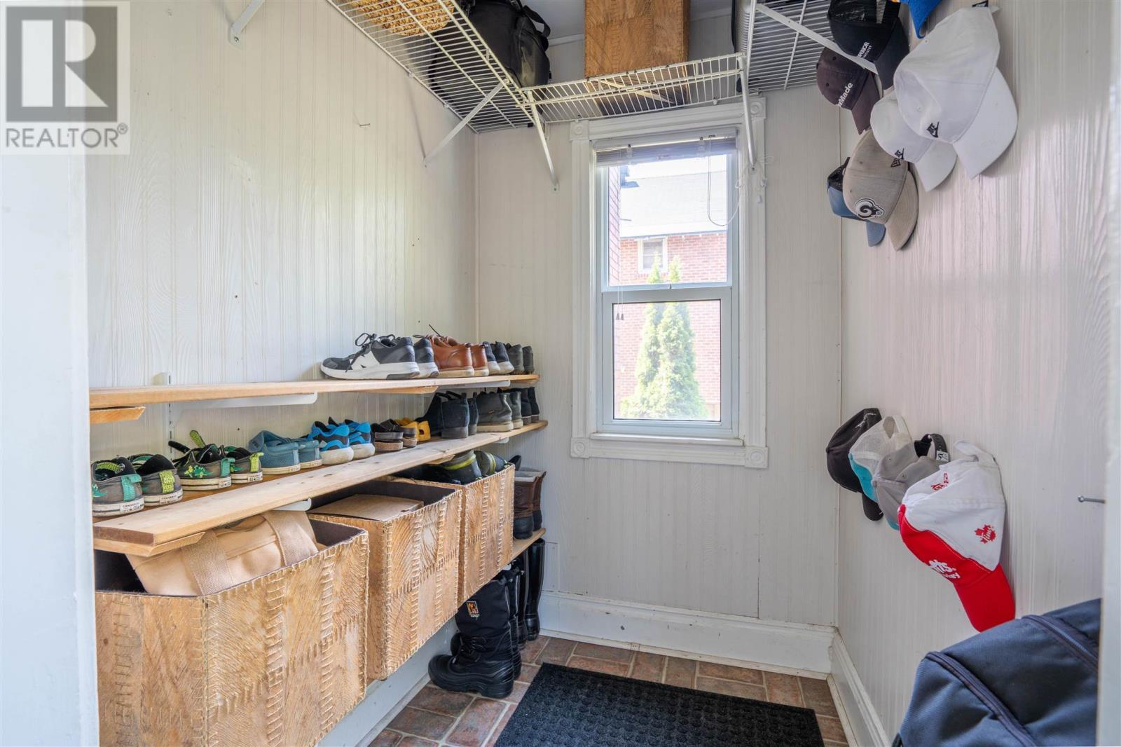 31 St. George'S Ave E, Sault Ste. Marie, ON - Indoor