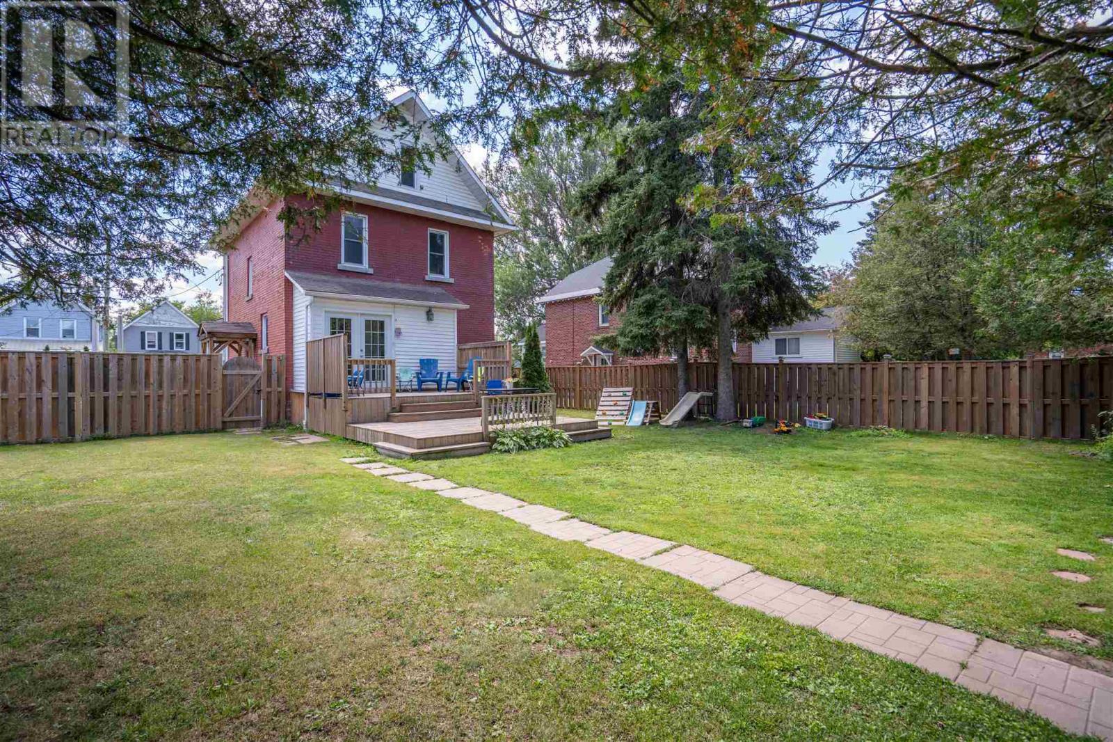 31 St. George'S Ave E, Sault Ste. Marie, ON - Outdoor