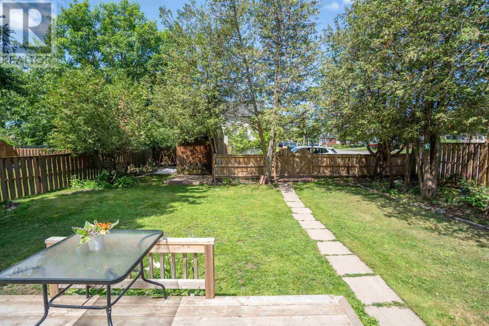 31 St. George'S Ave E, Sault Ste. Marie, ON - Outdoor With Backyard