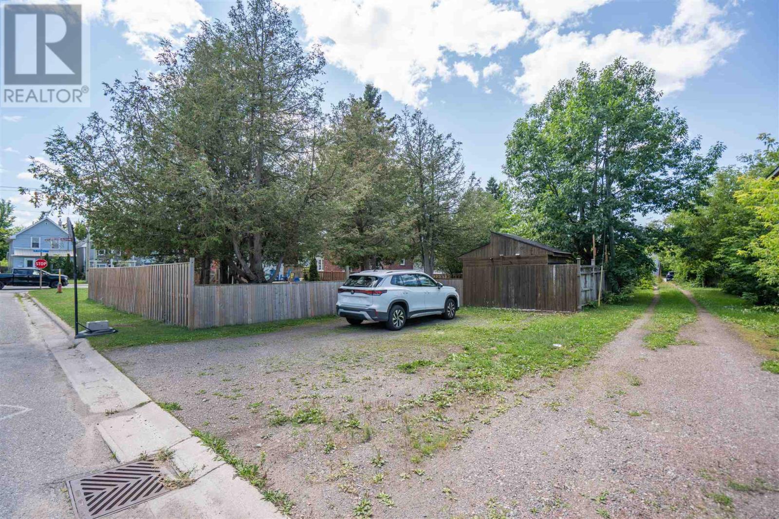 31 St. George'S Ave E, Sault Ste. Marie, ON - Outdoor