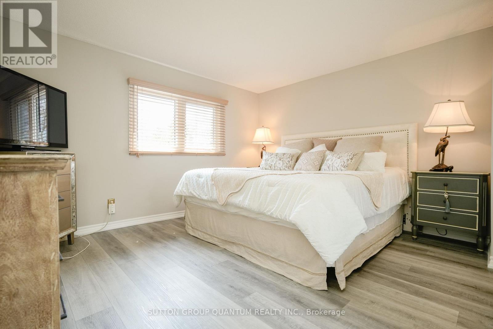 1900 Carrera Court, Mississauga, ON - Indoor Photo Showing Bedroom