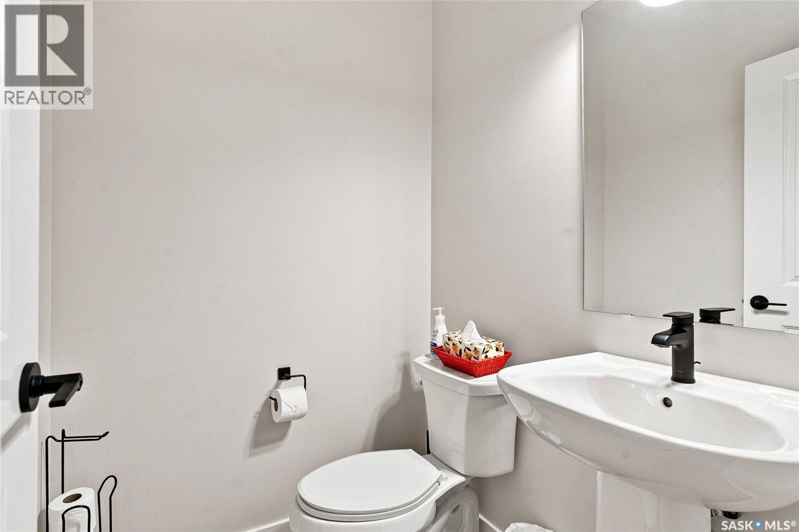 65 651 Dubois Crescent, Saskatoon, SK - Indoor Photo Showing Bathroom