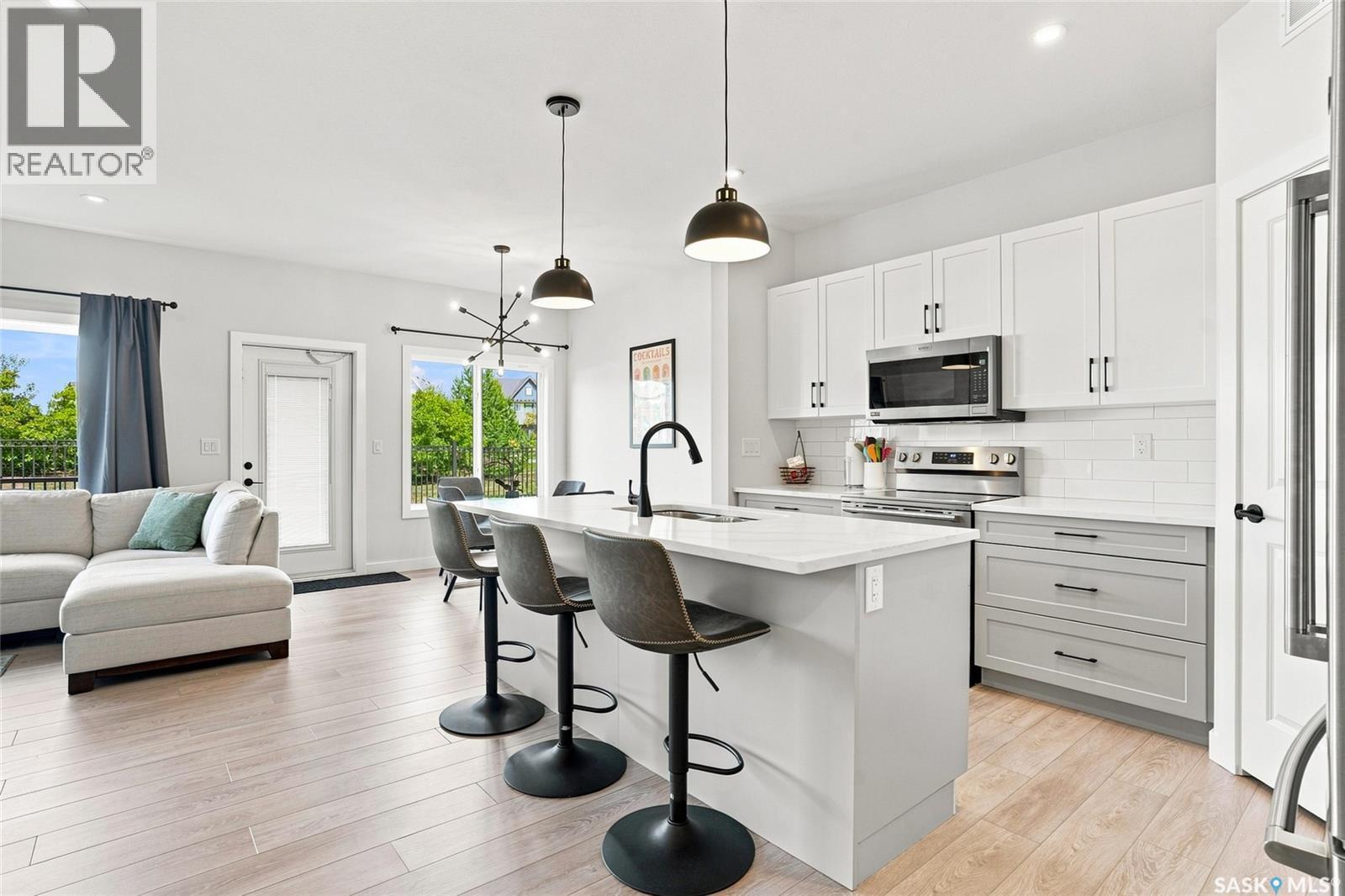 65 651 Dubois Crescent, Saskatoon, SK - Indoor Photo Showing Kitchen With Upgraded Kitchen