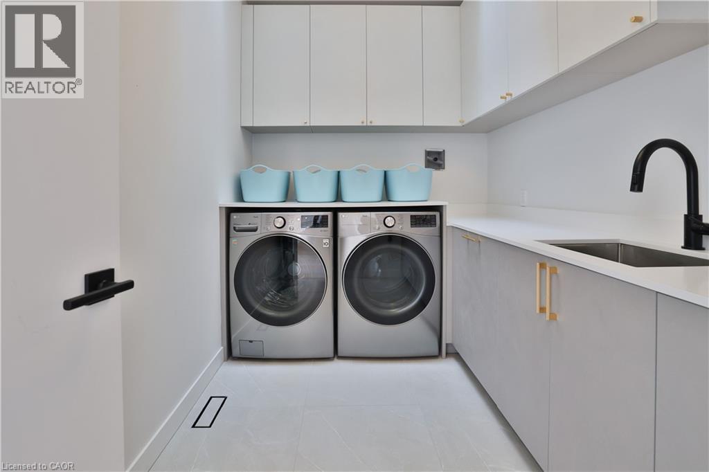 70 Upper Mount Albion Road, Hamilton, ON - Indoor Photo Showing Laundry Room