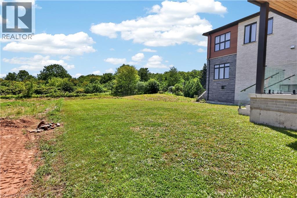 70 Upper Mount Albion Road, Hamilton, ON - Outdoor