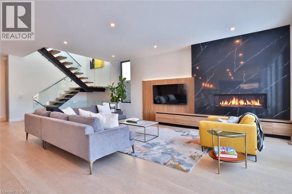 70 Upper Mount Albion Road, Hamilton, ON - Indoor Photo Showing Living Room With Fireplace