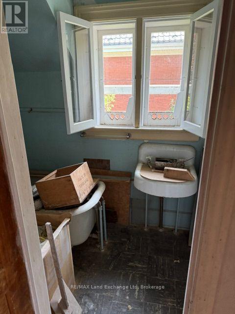 98 Trafalgar Street, Goderich (Goderich (Town)), ON - Indoor Photo Showing Other Room