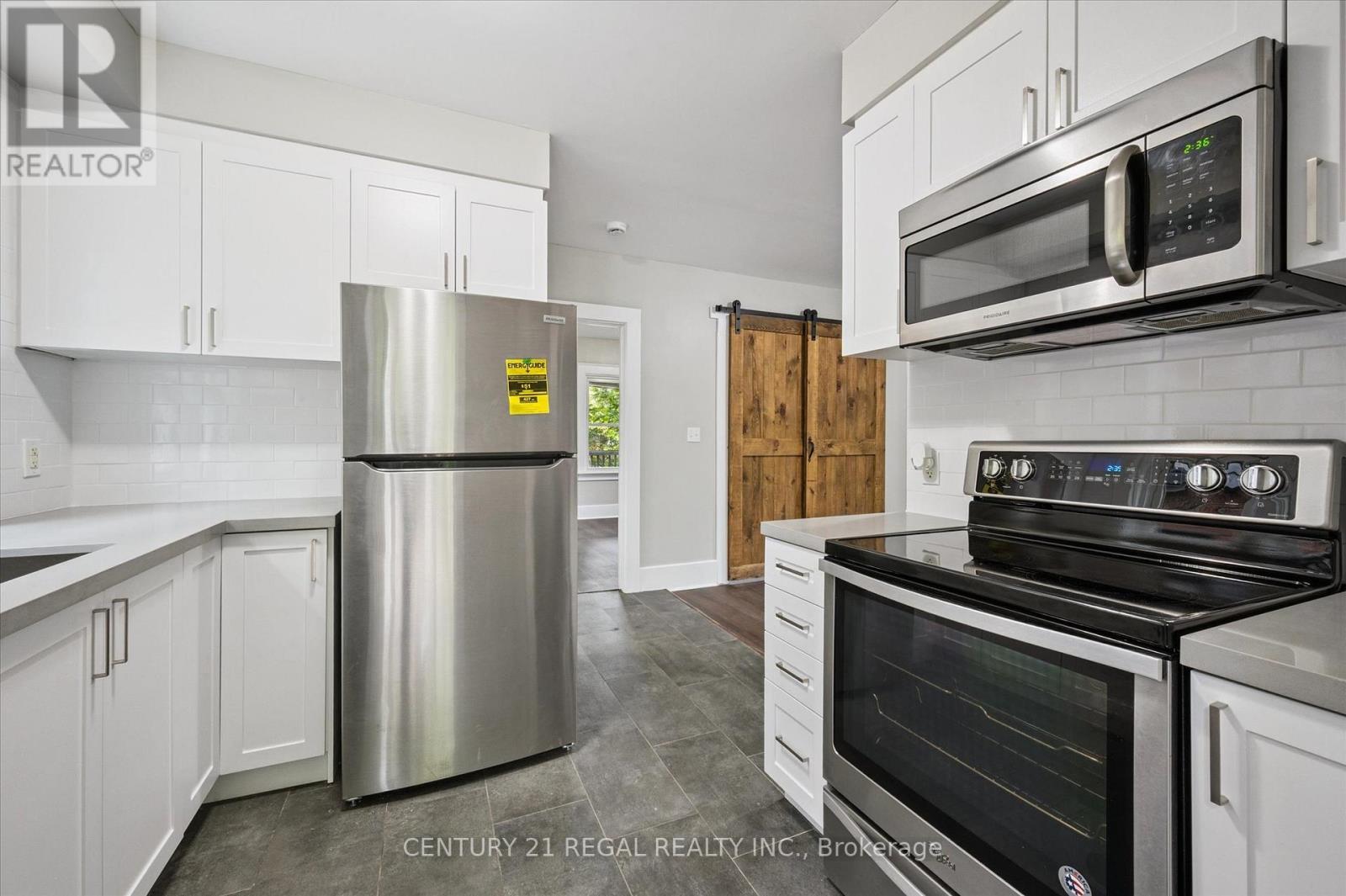 14 Stirling Avenue N, Kitchener, ON - Indoor Photo Showing Kitchen