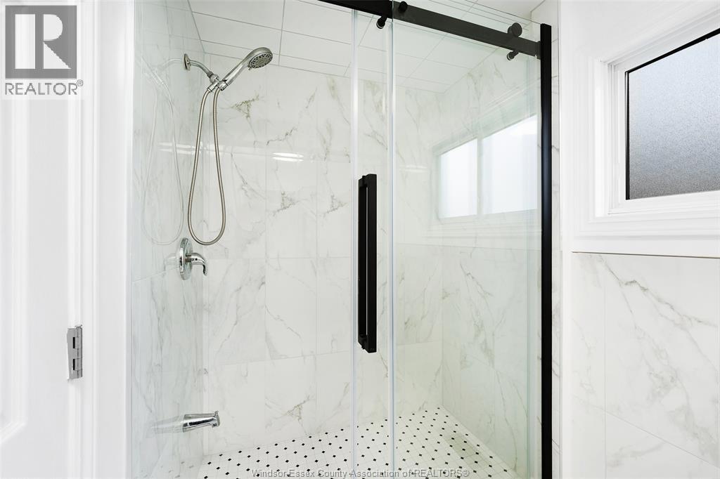 4100 Mount Royal, Windsor, ON - Indoor Photo Showing Bathroom