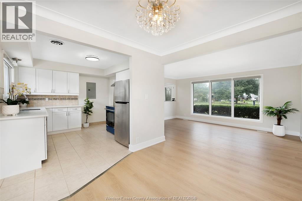 4100 Mount Royal, Windsor, ON - Indoor Photo Showing Kitchen