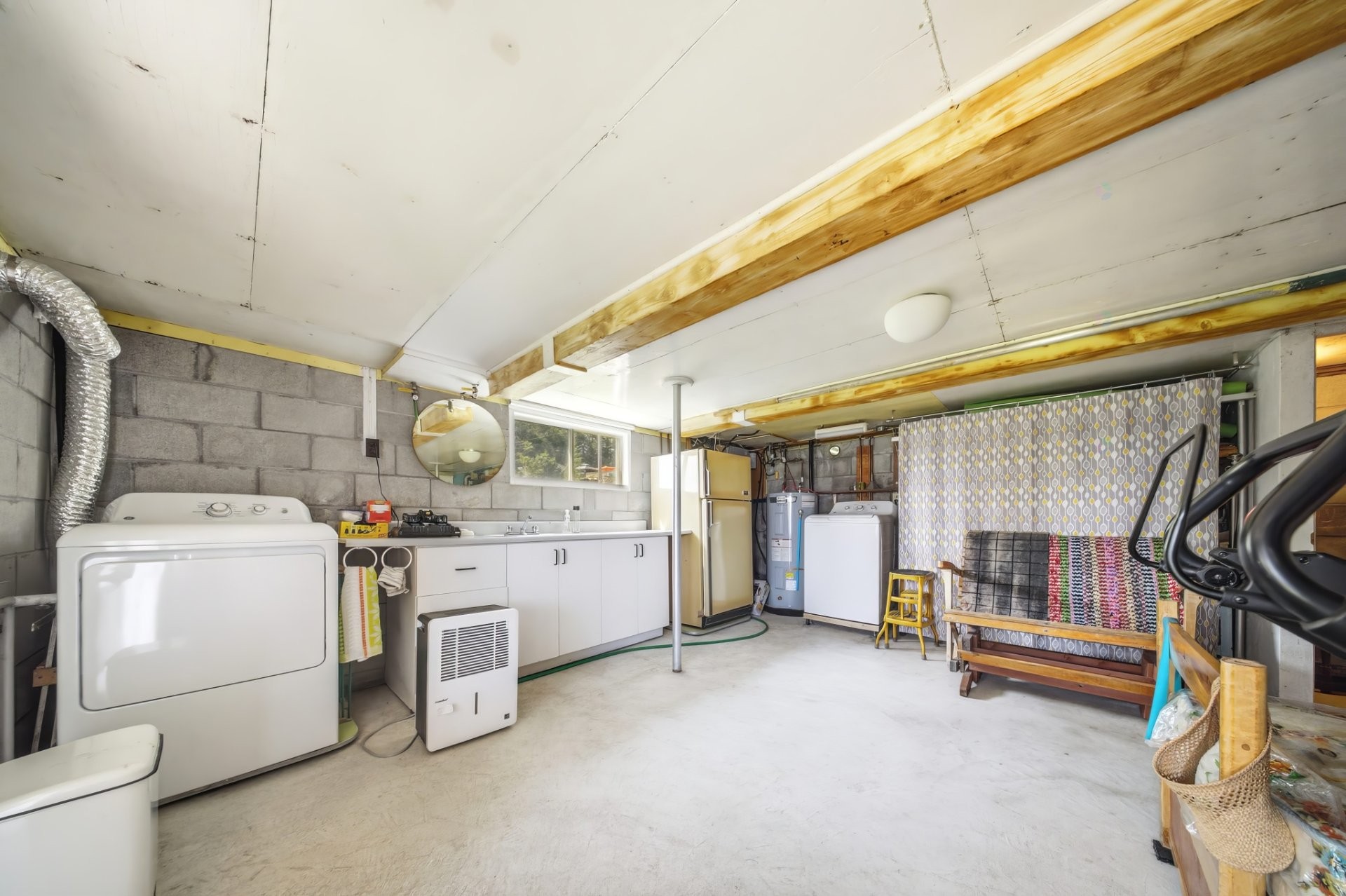 Sous-sol - 3225 Ch. Des Villégiateurs, Labrecque, QC - Indoor Photo Showing Laundry Room