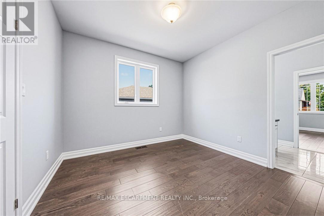 602 Cochrane Road, Hamilton, ON - Indoor Photo Showing Other Room