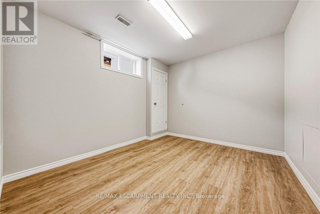 602 Cochrane Road, Hamilton, ON - Indoor Photo Showing Other Room