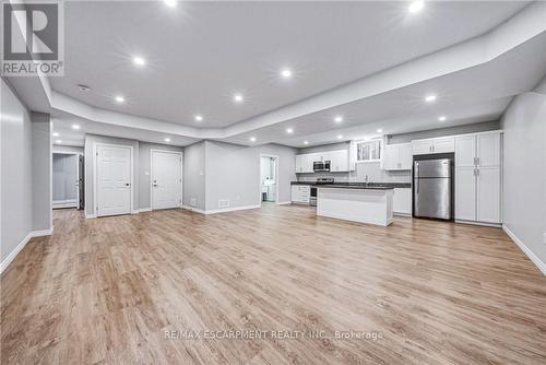 602 Cochrane Road, Hamilton, ON - Indoor Photo Showing Kitchen