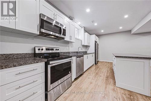 602 Cochrane Road, Hamilton, ON - Indoor Photo Showing Kitchen With Upgraded Kitchen