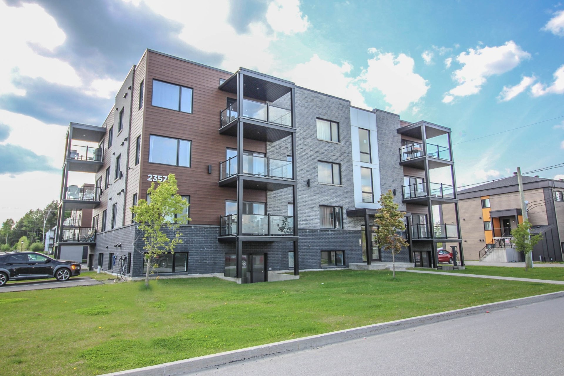 Front of Structure - 303-2357 Rue Harold-Cooke, Sherbrooke (Les Nations), QC - Outdoor With Facade