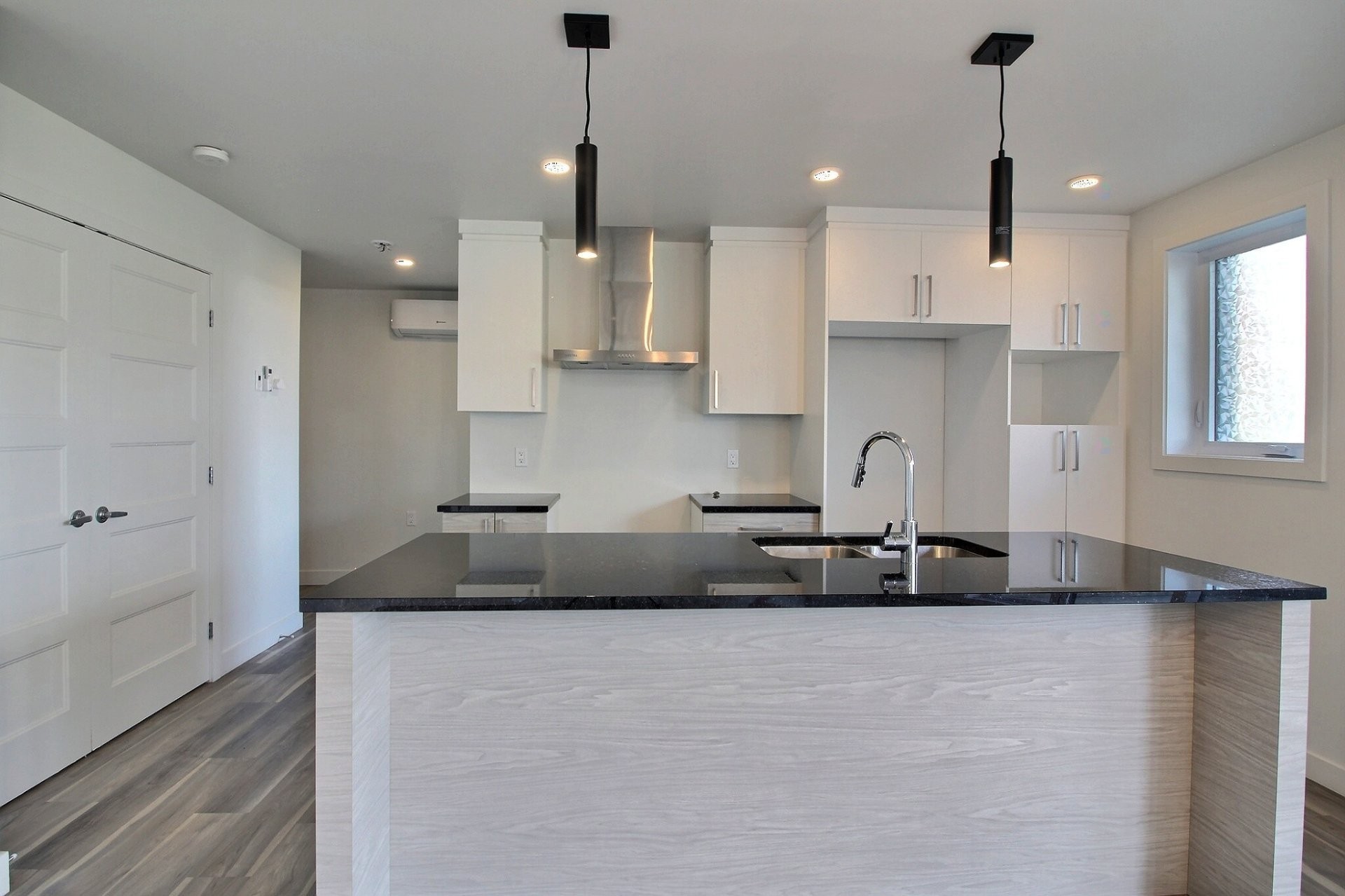 Kitchen - 303-2357 Rue Harold-Cooke, Sherbrooke (Les Nations), QC - Indoor Photo Showing Kitchen With Upgraded Kitchen