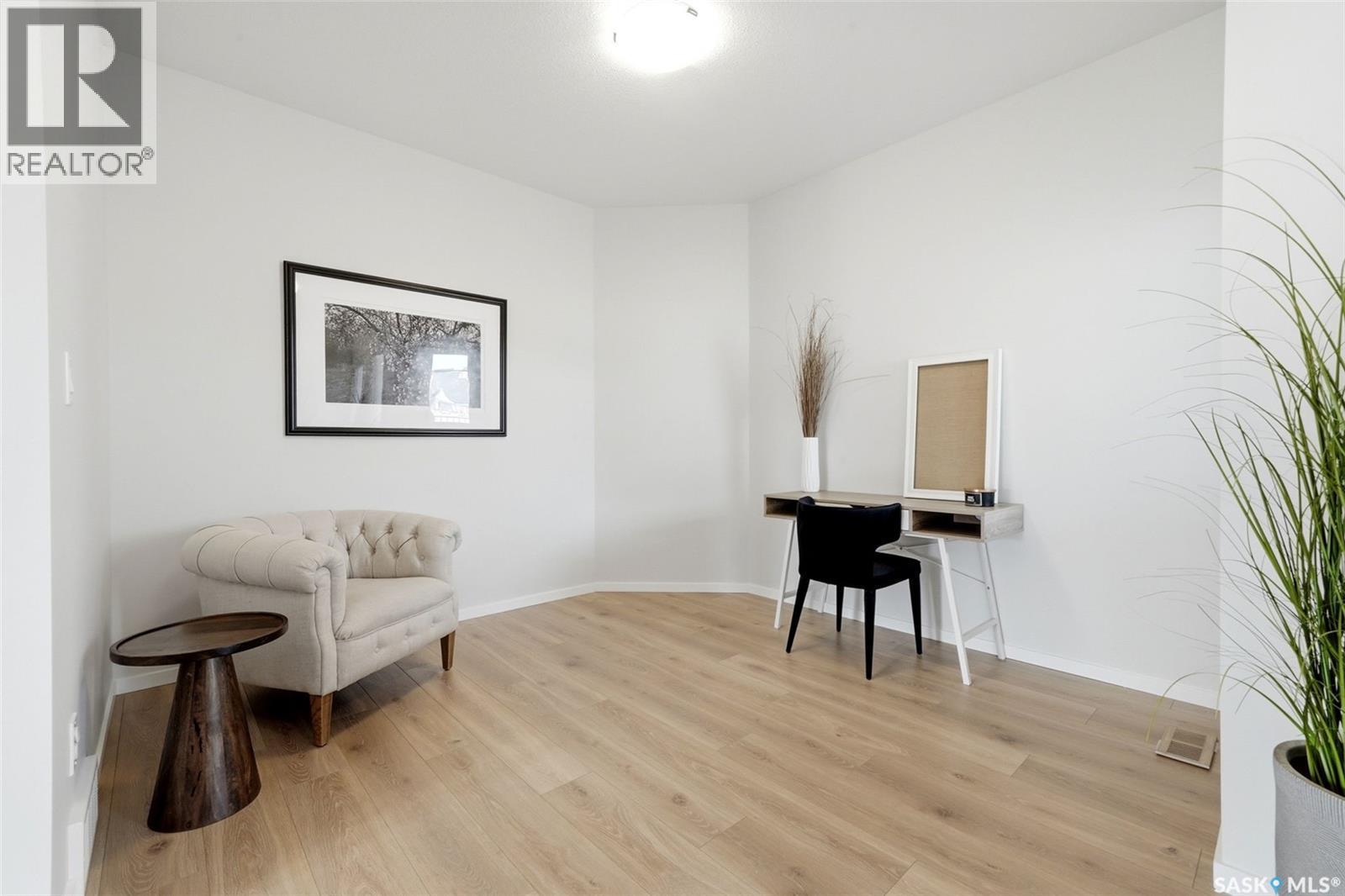 5209 E Green Crescent, Regina, SK - Indoor