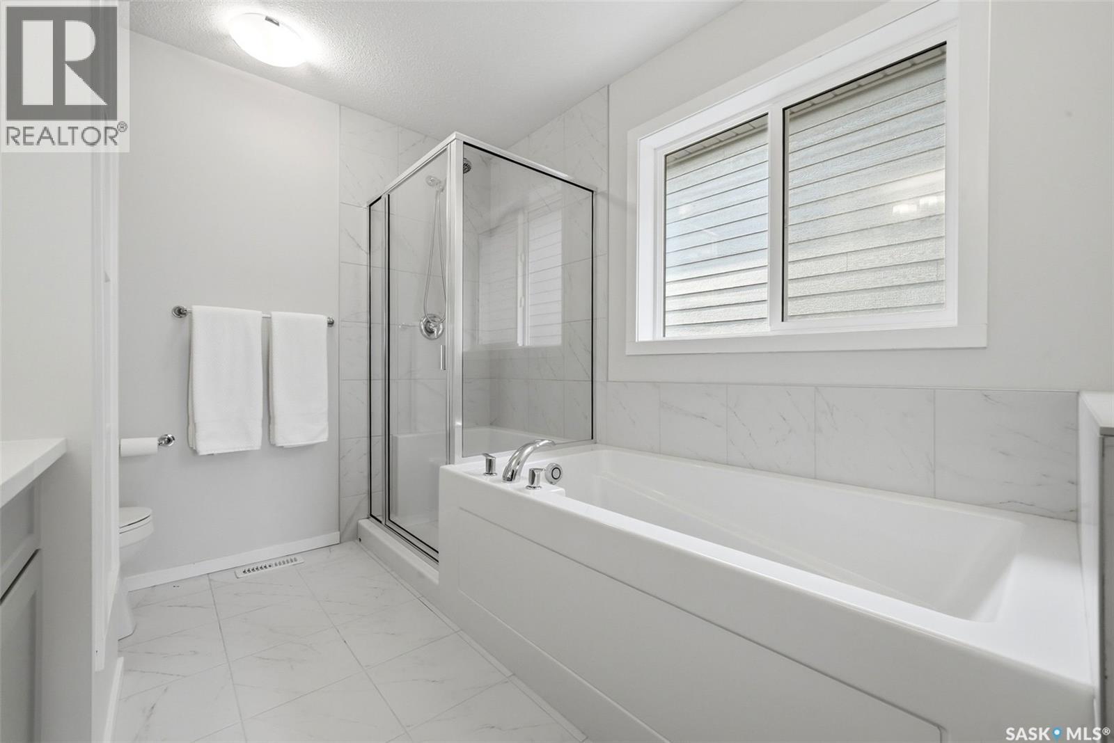 5209 E Green Crescent, Regina, SK - Indoor Photo Showing Bathroom