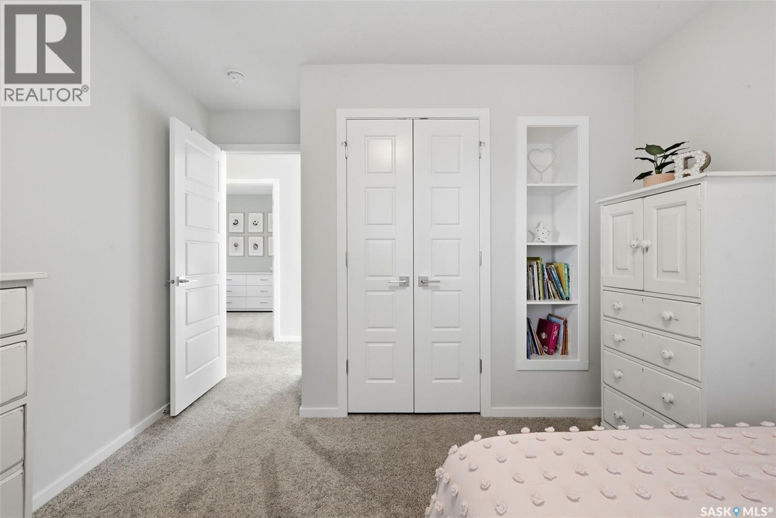5209 E Green Crescent, Regina, SK - Indoor Photo Showing Bedroom