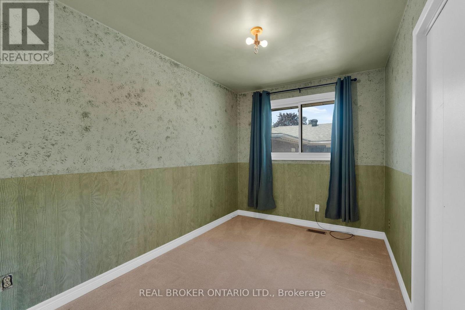 277 Cook Street, Barrie, ON - Indoor Photo Showing Other Room