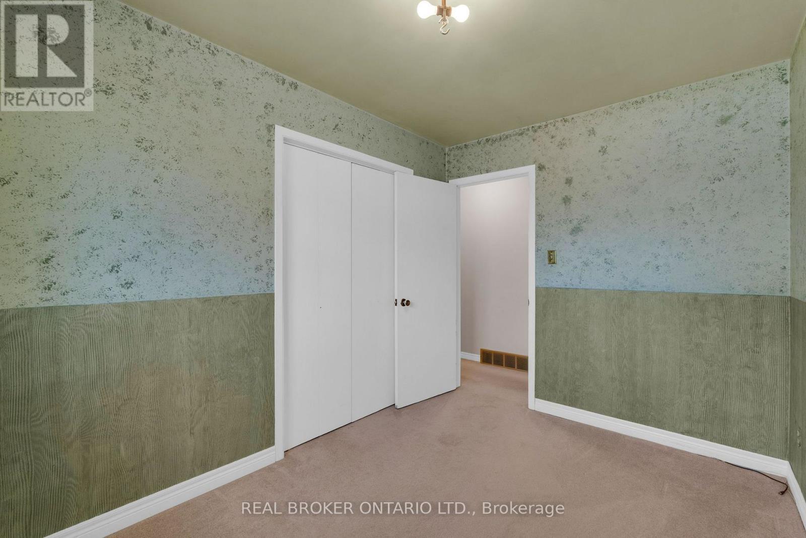277 Cook Street, Barrie, ON - Indoor Photo Showing Other Room